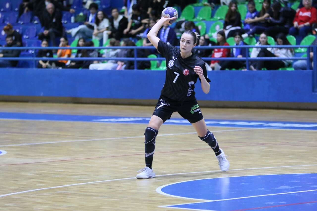 Armada Praxis Yalıkavak, Evinde Hata Yapmadı: Ortahisar Engelini 28-26 ile Aştı 11